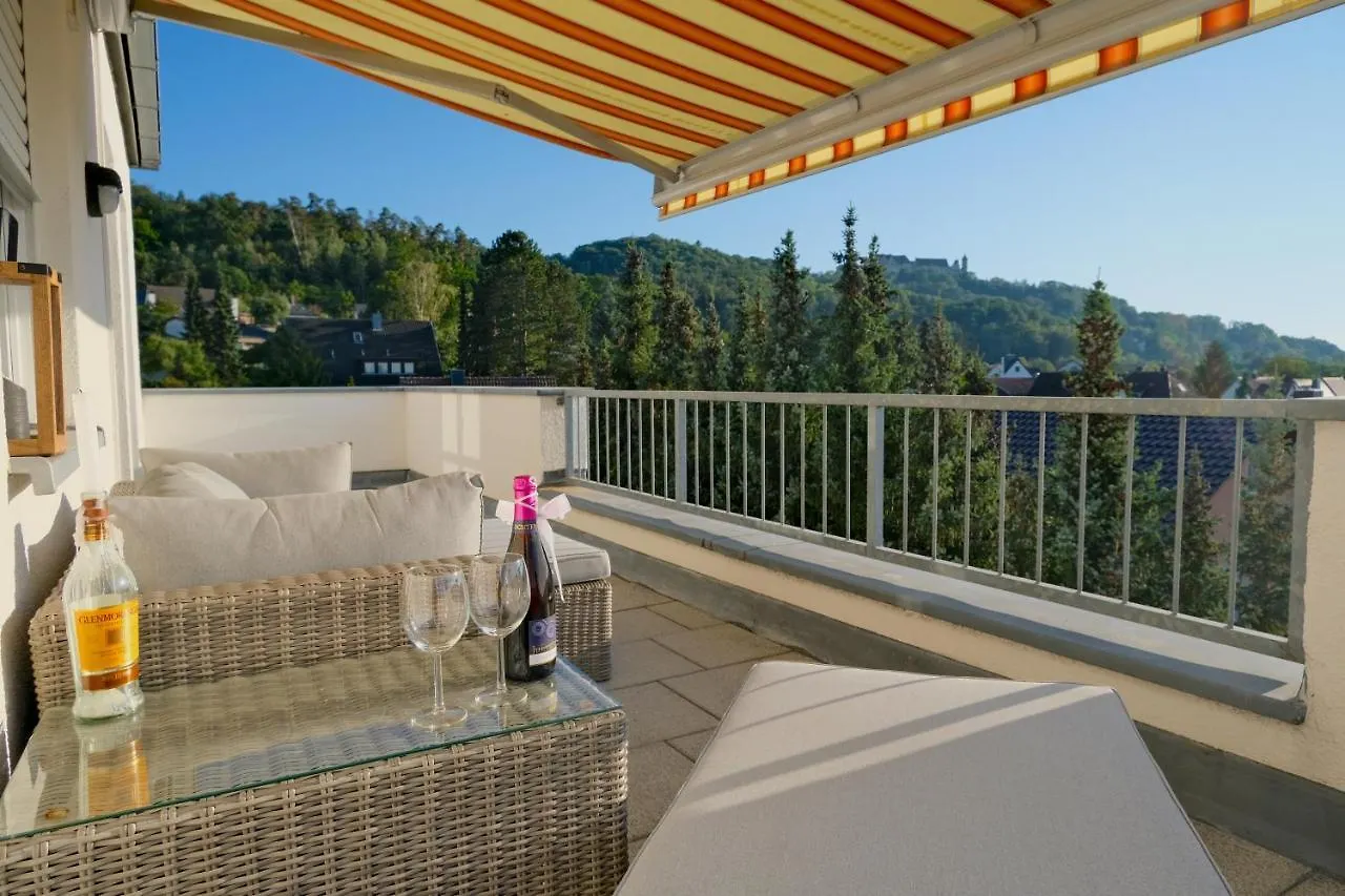 Vesteblick-Penthouse contacts